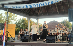  - (Mikini dani / )