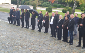 - (Jasna Vojnić položila vijenac za braću Abjano / )