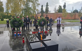 - (Jasna Vojnić položila vijenac za braću Abjano / )