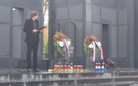 - (Jasna Vojnić položila vijenac za braću Abjano / )