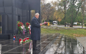 - (Jasna Vojnić položila vijenac za braću Abjano / )