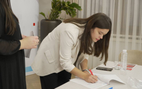 - (Stipendije za učenike i studente / )