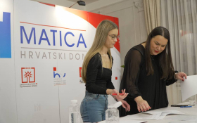 - (Stipendije za učenike i studente / )