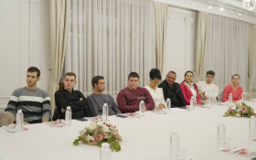 - (Stipendije za učenike i studente / )