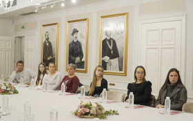 - (Stipendije za učenike i studente / )