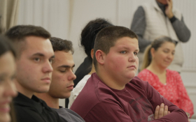 - (Stipendije za učenike i studente / )