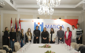 - (Stipendije za učenike i studente / )