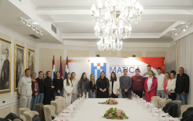 - (Stipendije za učenike i studente / )