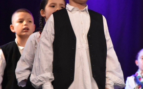  - (Kolo, kolo, bit će pir / )