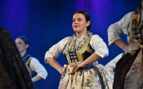  - (Kolo, kolo, bit će pir / )