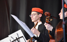  - (Kolo, kolo, bit će pir / )