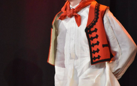  - (Kolo, kolo, bit će pir / )