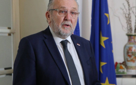  - (Svečano primljeni novi državljani / )