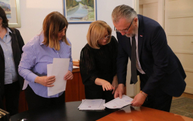  - (Svečano primljeni novi državljani / )