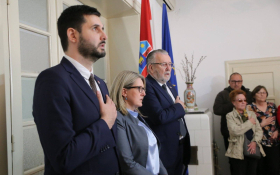  - (Svečano primljeni novi državljani / )