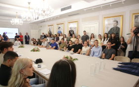  - (Stipendije za 120 studenata hrvatske zajednic / )