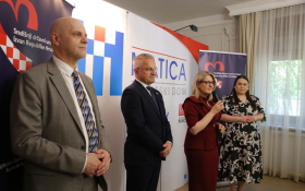  - (Stipendije za 120 studenata hrvatske zajednic / )