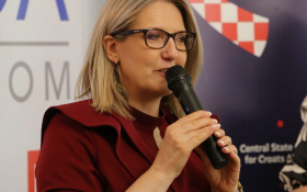  - (Stipendije za 120 studenata hrvatske zajednic / )