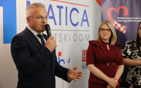  - (Stipendije za 120 studenata hrvatske zajednic / )