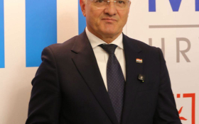  - (Stipendije za 120 studenata hrvatske zajednic / )