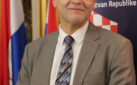  - (Stipendije za 120 studenata hrvatske zajednic / )
