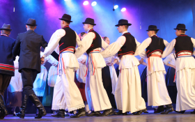  - (55 godina »Bunjevačkog kola« / )