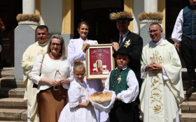  - (Dužijanca proslavljena u Maloj Bosni / )