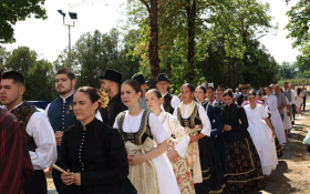  - (Dužijanca proslavljena u Maloj Bosni / )