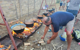  - (»Alasi i bećari«  u  Monoštoru / )