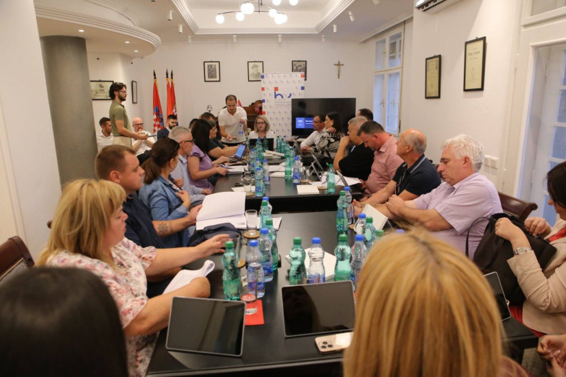 Sjednica HNV-a u Beogradu: Vijećnici jednoglasni po svim točkama