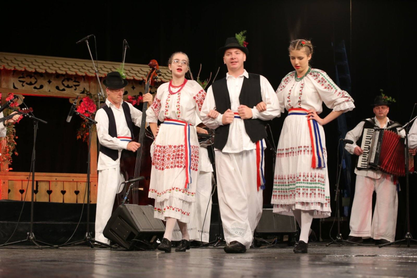 Središnja manifestacija hrvatskih srijemskih udruga »Srijemci Srijemu«