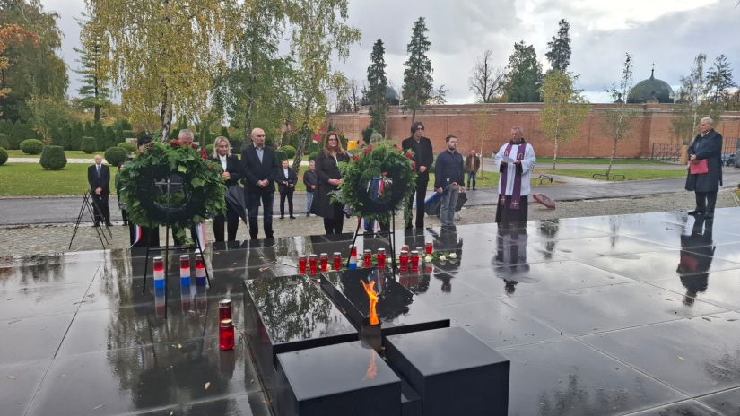 Obilježen dan sjećanja na prisilno odvedene i nestale Hrvate u Vojvodini: Jasna Vojnić položila vijenac za braću Abjanović