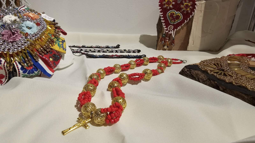 U Somboru otvorena izložba »Igra staklenih perli«