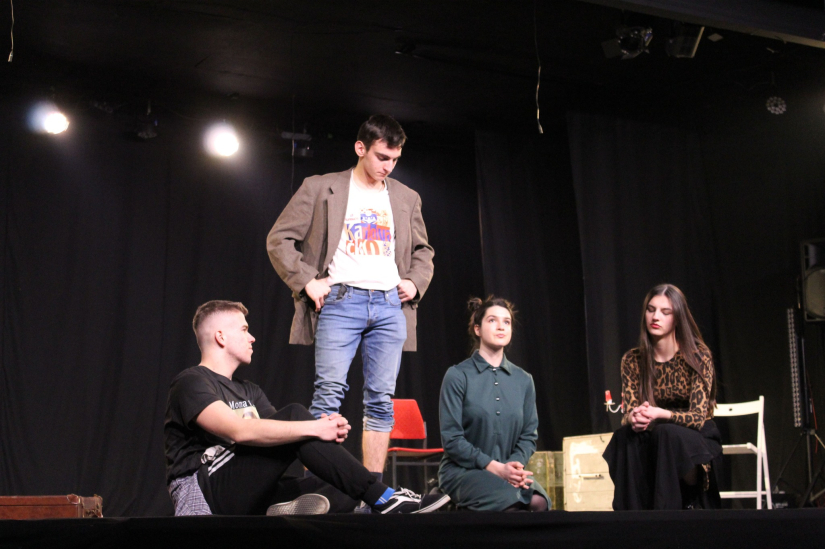 »Teatar u Kolu«: Gostovala crna komedija »Epitaf«