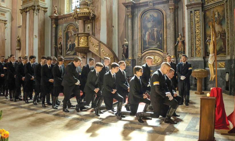 Mladići u ulozi čuvara  već 60 godina 