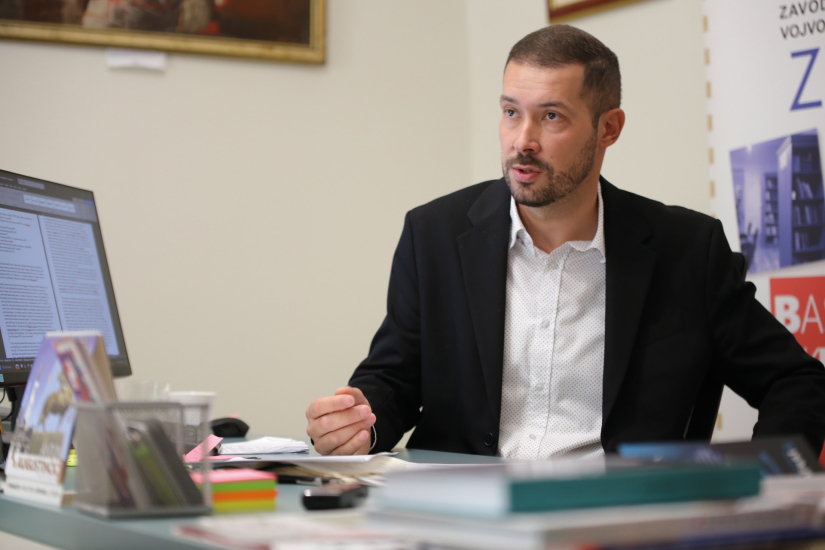 Djelovati integrativno  u okviru hrvatske kulturne  scene u Srbiji