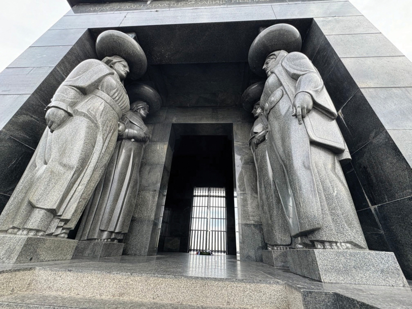 Miroljub, Miletić i Neznani junak 