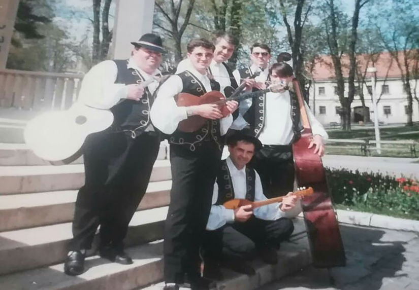 Na srcu žice napukle