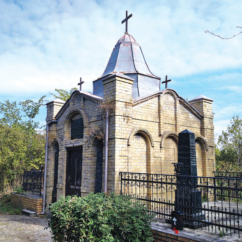 Groblje i grobljanska kapela u Crvenki