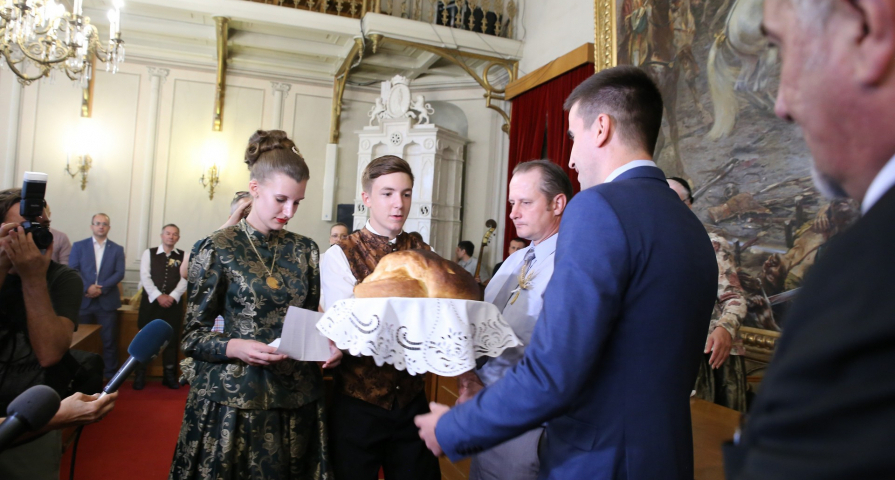 Kruh – simbol života i vrijednih ruku