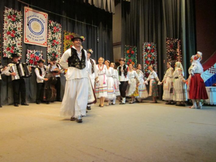 U slavu ikavice i tambure