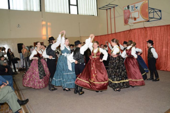 Više od stotinu izvođača