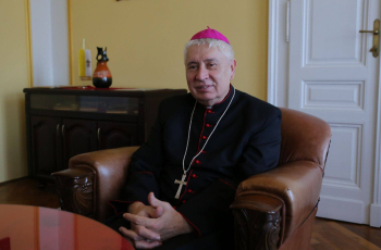 Poziv biskupa Franje Fazekaša: Vjeronauk i nastava na materinskom jeziku – temelj duhovnog i kulturnog rasta djece