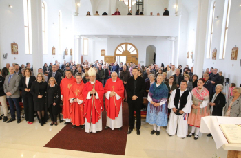 Susret Hrvata iz Srbije i prognanih iz Srijema u Kuli pokraj Požege