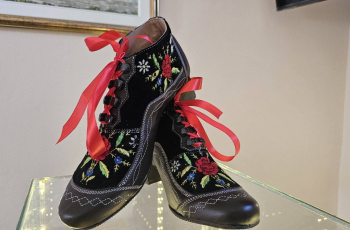 Predstavljene replike bereških šokačkih cipela