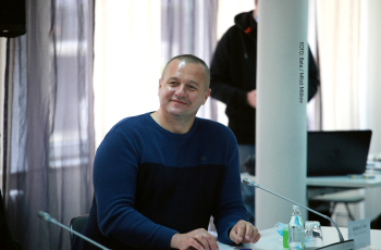 Srbija zatrovana  i pretrpana velikim  brojem medija