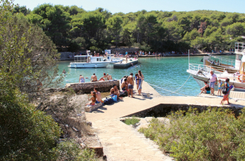 Rast broja turista, ali udio i dalje neznatan