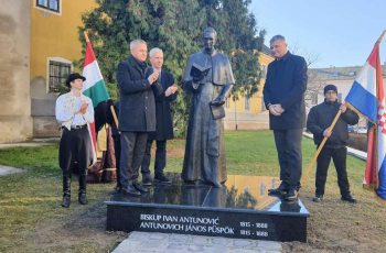 Biskup Antunović dobio spomenik i u Baji