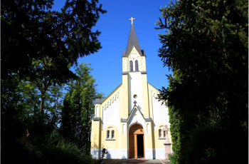 Građena na zemlji i od zemlje 