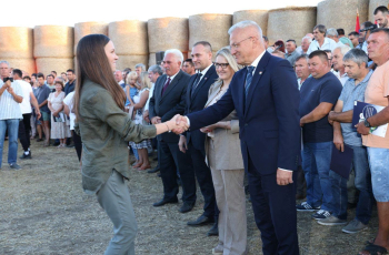 U Đurđinu uručeni ugovori za 257 hrvatskih poljoprivrednika vrijedni dva milijuna eura